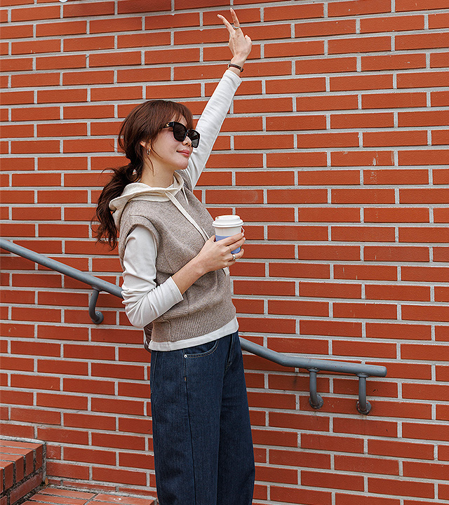 双色拼接连帽羊毛针织背心 