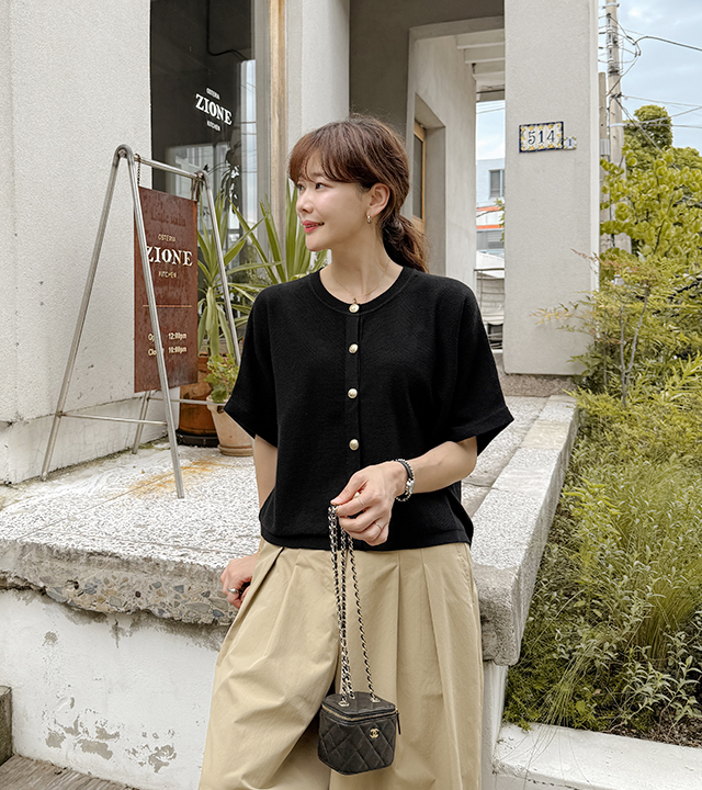 金色纽扣宽松开衫