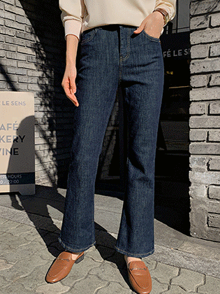 Robe 不褪色喇叭裤牛仔裤