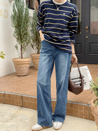 经典宽版牛仔裤