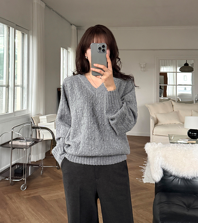 Aden Cable V领羊毛针织衫