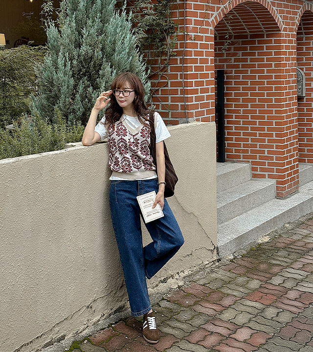 飞镖剪裁宽松牛仔裤