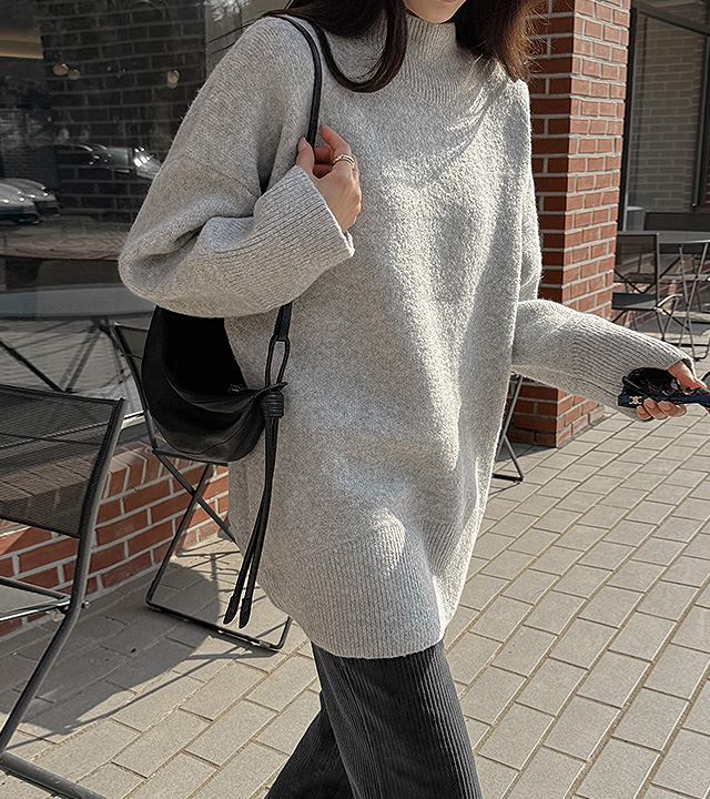 马卡龙波卡西长款针织衫