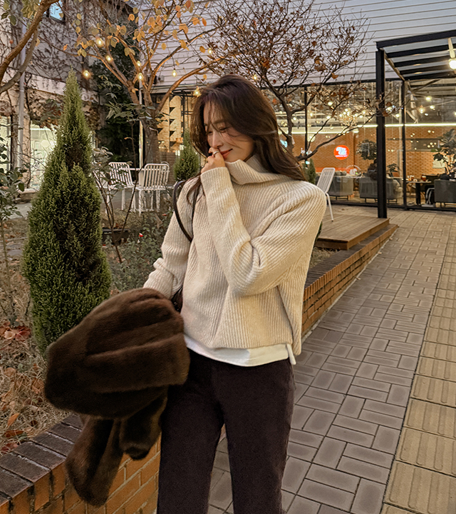 艾玛高领羊毛针织衫