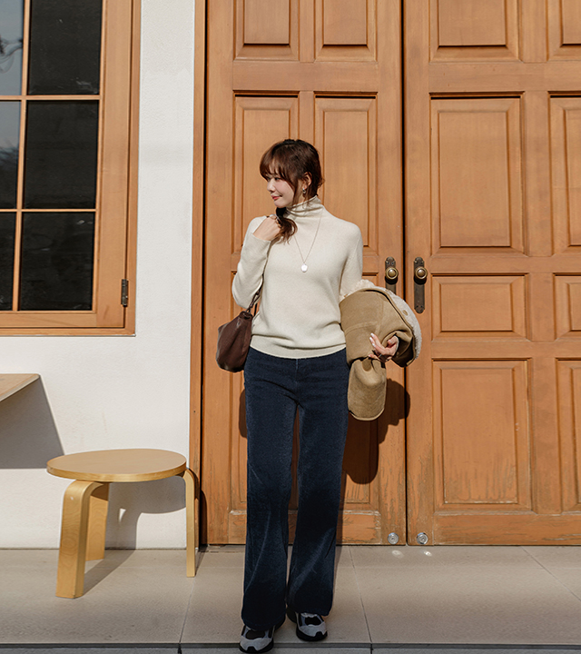 天鹅绒雪尼尔宽筒靴型羊毛牛仔裤