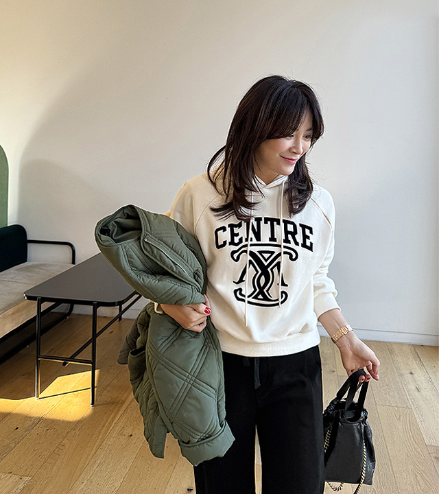 中心天鹅绒软绒连帽衫