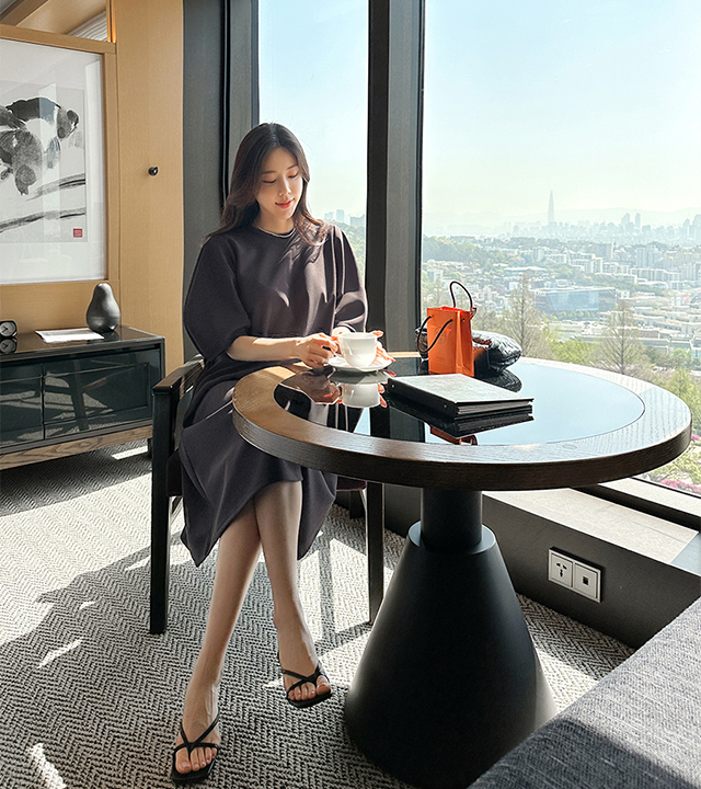 Adeline 泡泡袖连衣裙