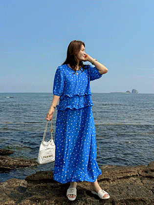 圣托里尼碎花连衣裙