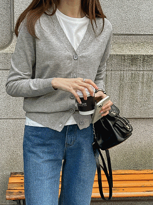 [1+1] 字母V领开衫