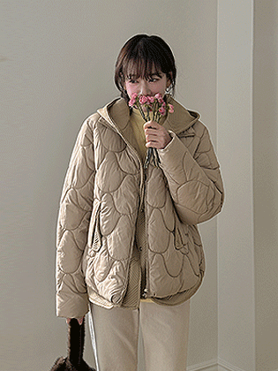 带帽撞色波浪形衬垫