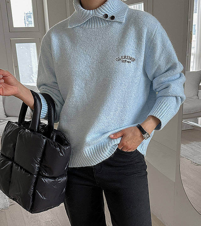 方形带衬垫单肩包