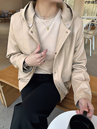 Jane 连帽皮夹克