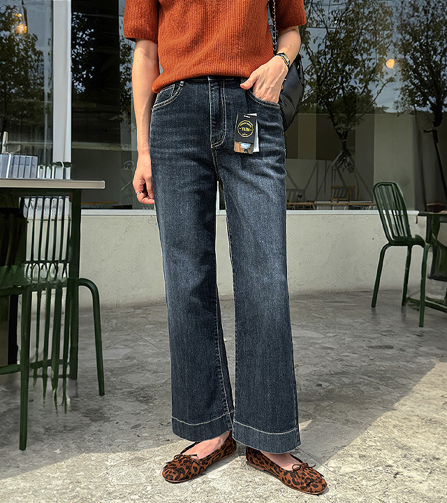 [MADE] 标志性半宽牛仔裤 