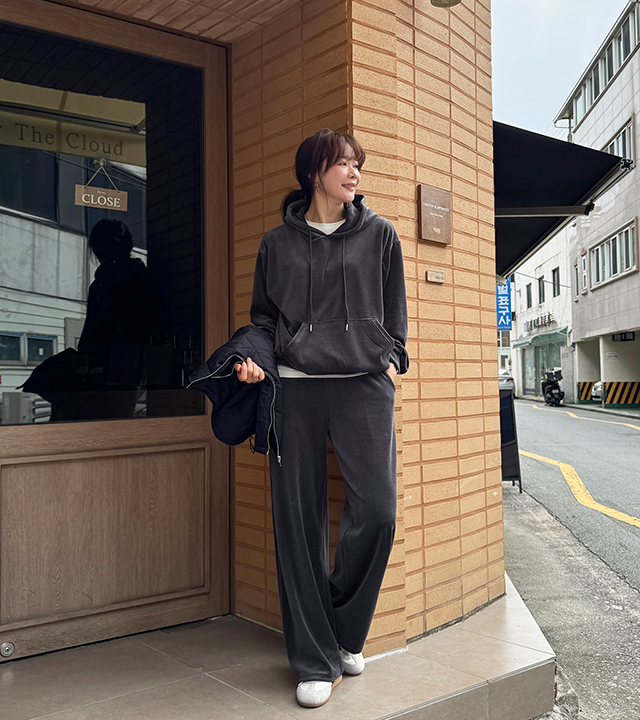 粉天鹅绒裤套装