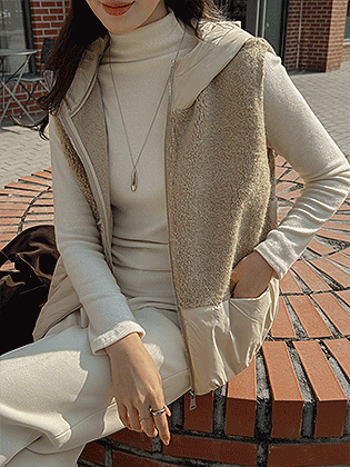 波音牌撞色连帽背心