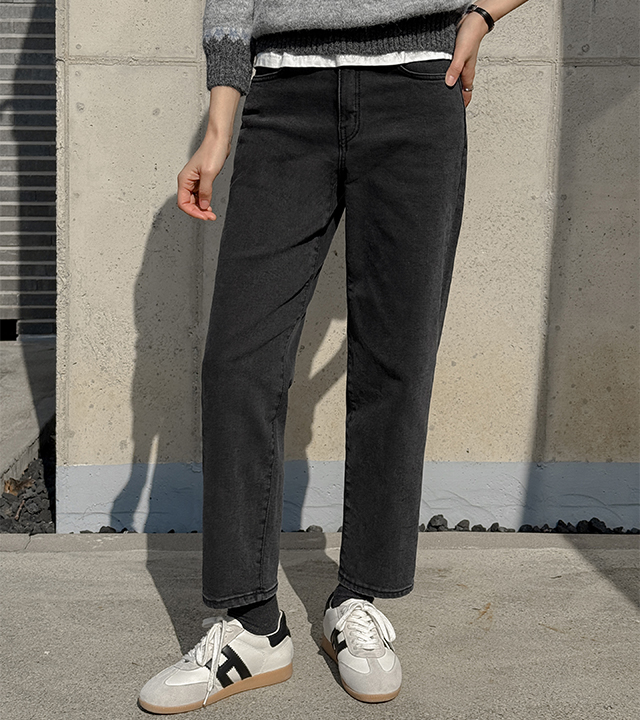 半宽松抓绒牛仔裤，带后袋