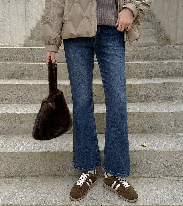 零度剪裁羊毛喇叭牛仔裤