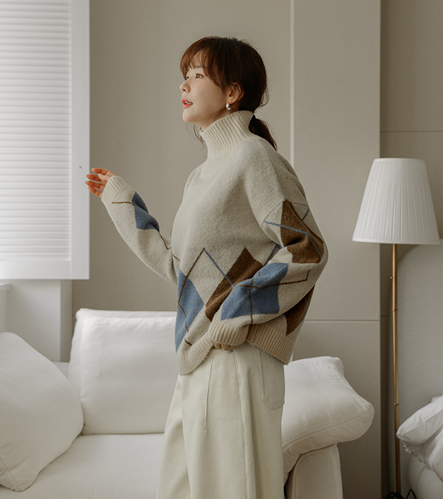 素色菱形半领针织衫 