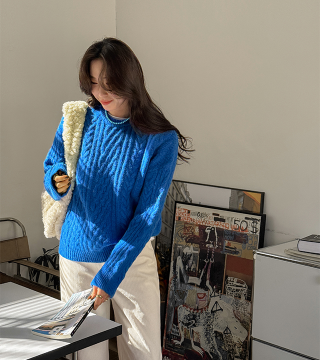 鲜艳的扭纹圆针织