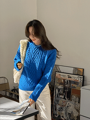 鲜艳的扭纹圆针织