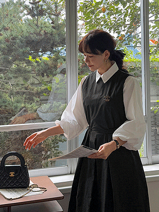 romi 泡泡袖衬衫