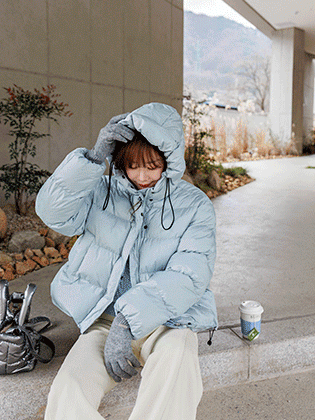 高领连帽羽绒服