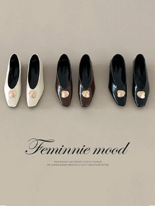 金色标志平底鞋