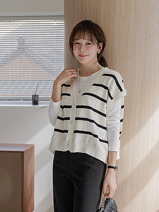 脚趾打孔字母背心 