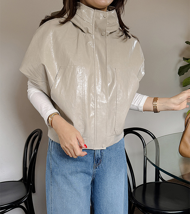 Urbane 皮革连帽背心