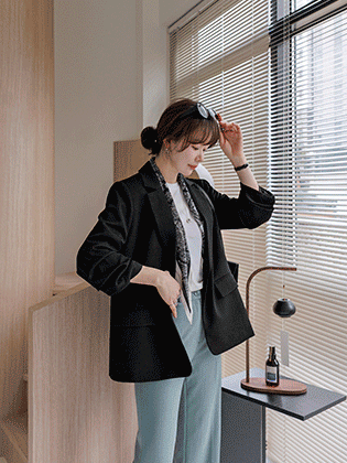 Loggia袖子褶皱夹克