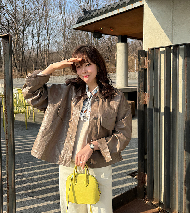 惊艳亮面皮夹克