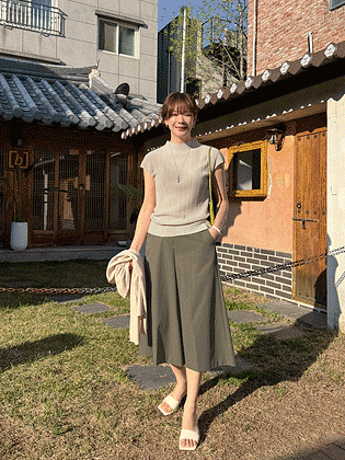 褶裥短袖亚麻针织衫