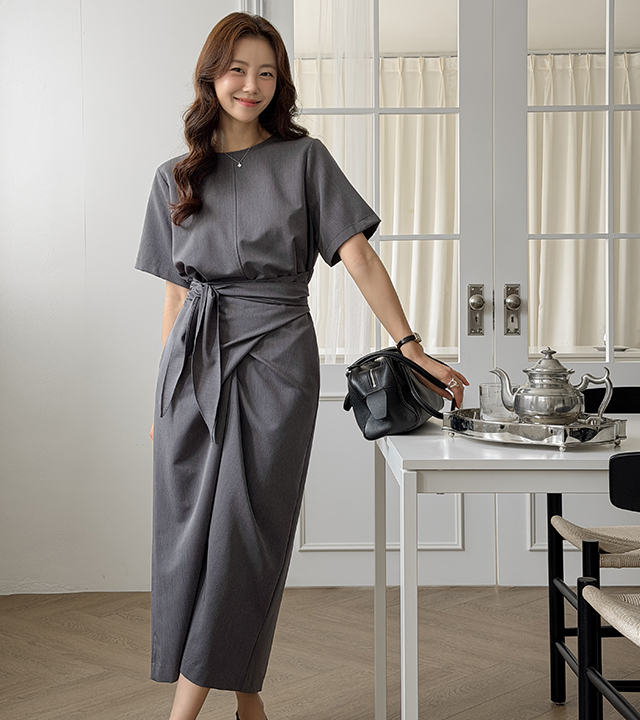 Fallin 后背系带裹身裙
